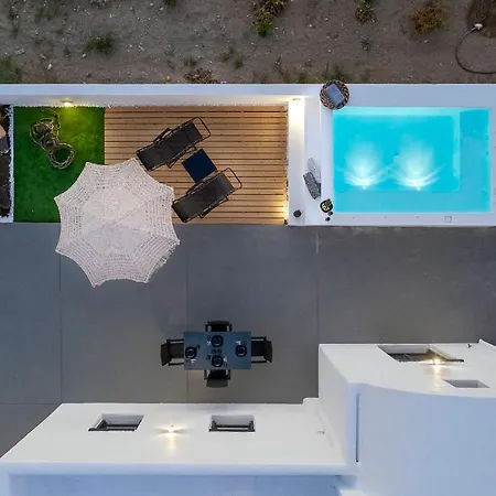 Black And White Villa *